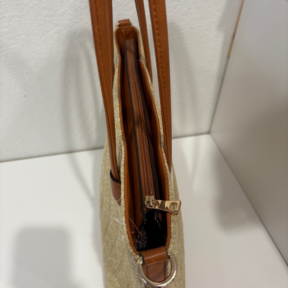 Atrie Tote - Picture 12 of 12